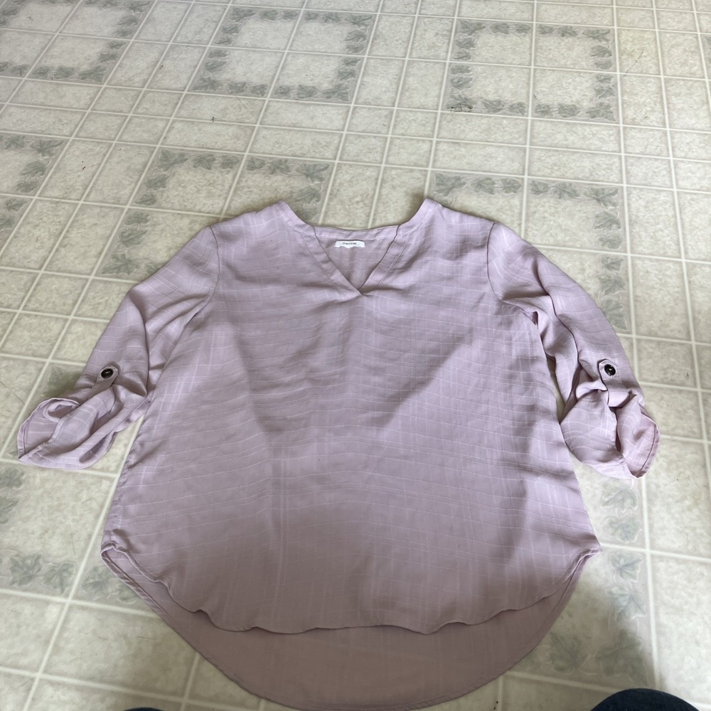 Maurices Pink Subtle Check Sz medium V Neck front 3/4 Roll Tab Sleeve Tunic